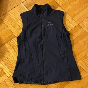 Arc'teryx Women's Atom SL Vest in Navy